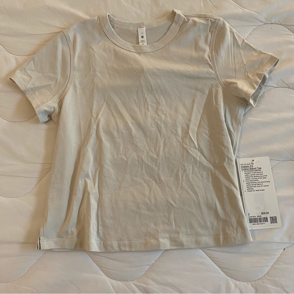 NWT lululemon tee